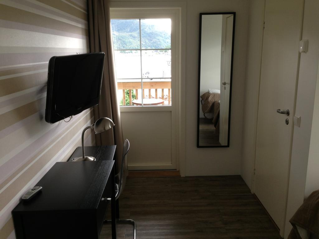 Jibben Hotell Maloy Exterior photo